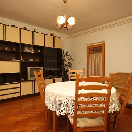 Apartments With A Parking Space Ugljan - 8416 Номер фото